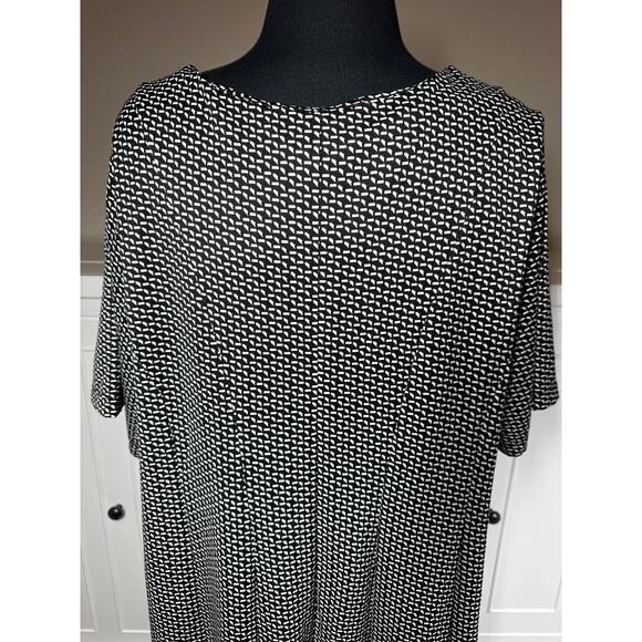 Catherines Plus Size Black White V-Neck Midi Pleated Flowy Dress 1X / 18/20W - Picture 8 of 13